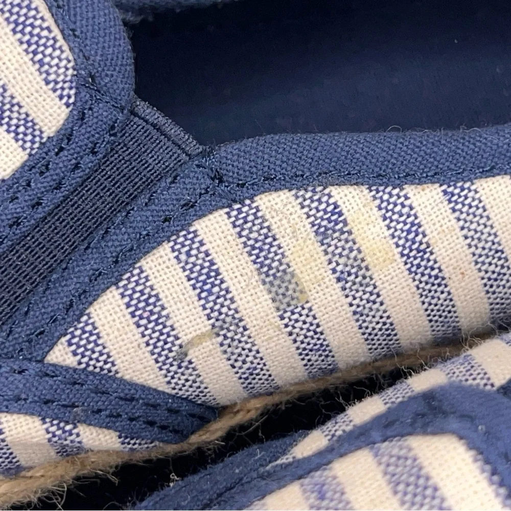 Size 8.5 Rocket Dog Blue White Stripes Espadrilles  Travel Beach Casual Canvas